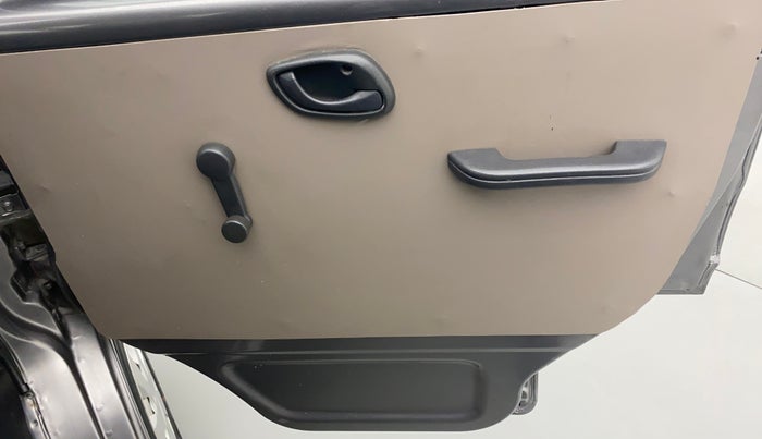 2015 Maruti Eeco 5 STR CNG WITH AC PLUSHTR, CNG, Manual, 63,779 km, Driver Side Door Panels Control