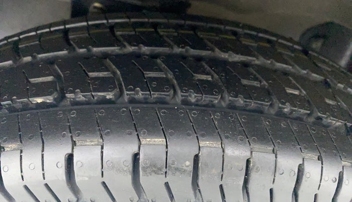 2015 Maruti Eeco 5 STR CNG WITH AC PLUSHTR, CNG, Manual, 63,779 km, Left Front Tyre Tread