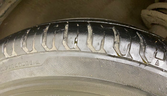 2021 Maruti XL6 ALPHA AT, Petrol, Automatic, 28,269 km, Right Front Tyre Tread