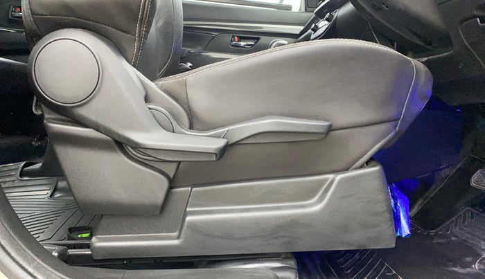 2021 Maruti XL6 ALPHA AT, Petrol, Automatic, 28,269 km, Driver Side Adjustment Panel