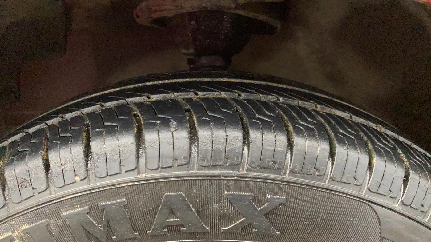 2015 Hyundai Eon ERA +, Petrol, Manual, 57,170 km, Left Front Tyre Tread