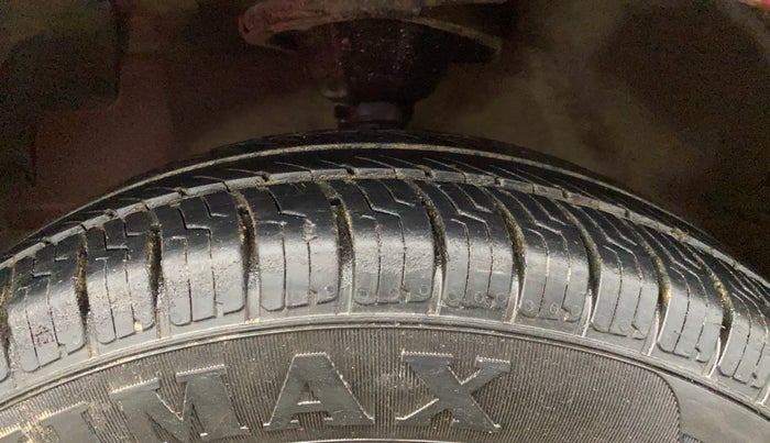 2015 Hyundai Eon ERA +, Petrol, Manual, 57,170 km, Left Front Tyre Tread