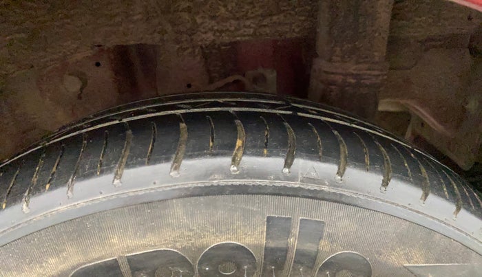 2015 Hyundai Eon ERA +, Petrol, Manual, 57,170 km, Left Rear Tyre Tread