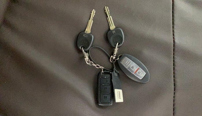 2015 Hyundai Eon ERA +, Petrol, Manual, 57,170 km, Key Close Up