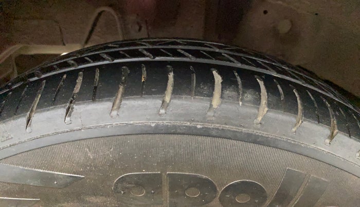 2015 Hyundai Eon ERA +, Petrol, Manual, 57,170 km, Right Rear Tyre Tread