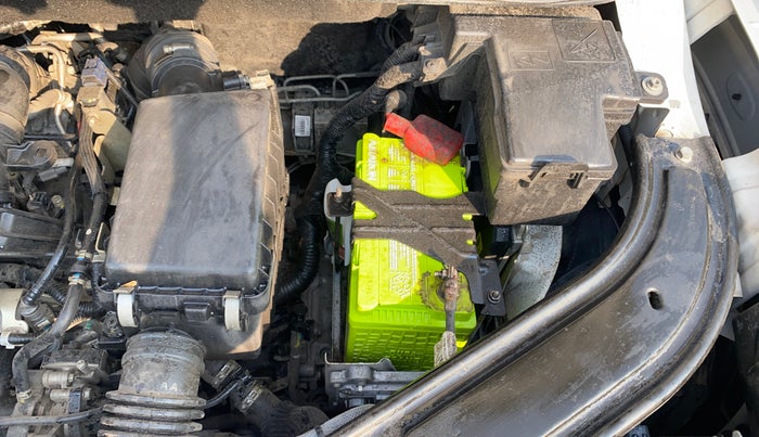 2022 Renault Kiger RXT (O) AMT, Petrol, Automatic, 38,769 km, Engine View - Left