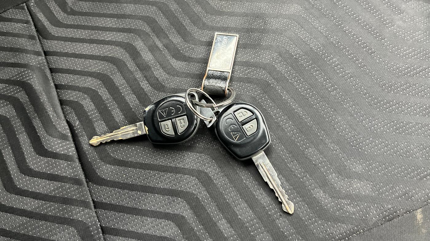 2018 Maruti Swift VXI, Petrol, Manual, 92,768 km, Key Close Up