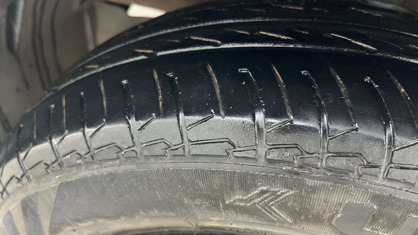 2018 Maruti Swift VXI, Petrol, Manual, 92,768 km, Left Front Tyre Tread