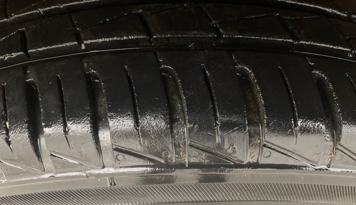 2019 Hyundai NEW SANTRO MAGNA AMT, Petrol, Automatic, 24,678 km, Left Front Tyre Tread