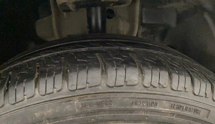 2018 Tata Tiago XT PETROL, Petrol, Manual, 1,41,067 km, Right Front Tyre Tread