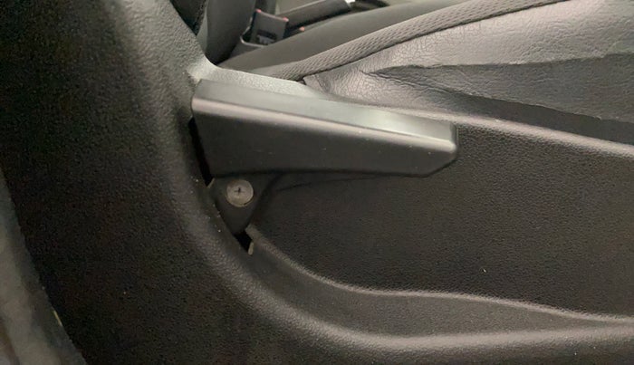 2018 Tata Tiago XT PETROL, Petrol, Manual, 1,41,067 km, Driver Side Adjustment Panel