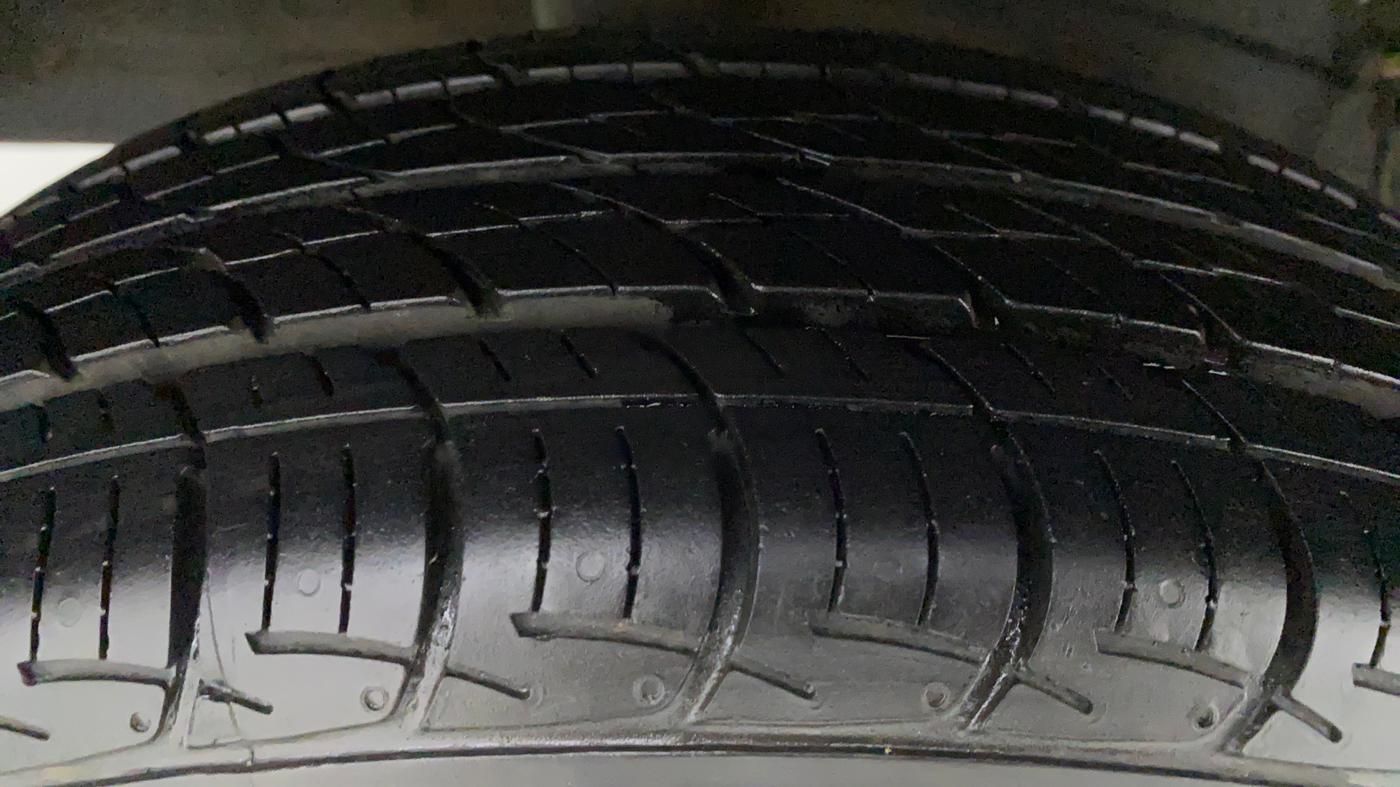2012 Toyota Etios Liva GD, Diesel, Manual, 38,591 km, Left Front Tyre Tread