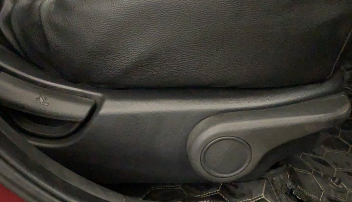 2016 Hyundai Grand i10 ASTA (O) 1.2 KAPPA VTVT, Petrol, Manual, 25,937 km, Driver Side Adjustment Panel