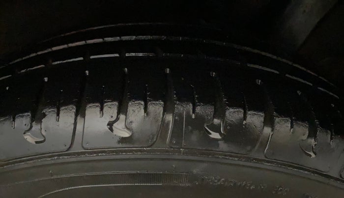 2016 Hyundai Grand i10 ASTA (O) 1.2 KAPPA VTVT, Petrol, Manual, 25,937 km, Left Rear Tyre Tread