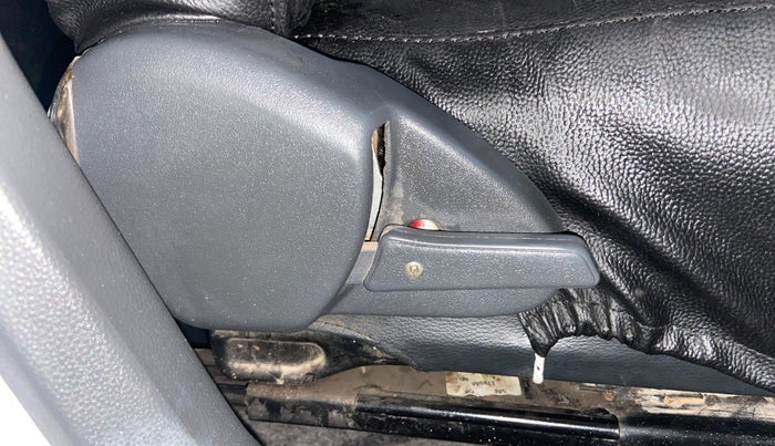 2017 Maruti Alto 800 LXI, Petrol, Manual, 97,714 km, Driver Side Adjustment Panel