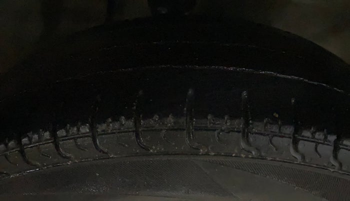 2017 Maruti Alto 800 LXI, Petrol, Manual, 97,714 km, Right Front Tyre Tread