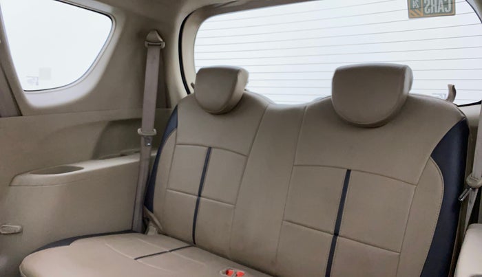 2013 Maruti Ertiga ZDI, Diesel, Manual, 1,06,412 km, Third Seat Row ( optional )
