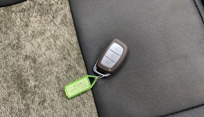 2024 Hyundai AURA SX PLUS 1.2 AMT, Petrol, Automatic, 13,194 km, Key Close Up