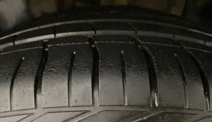 2018 Tata NEXON XZA PLUS PETROL DUAL TONE, Petrol, Automatic, 38,067 km, Left Front Tyre Tread