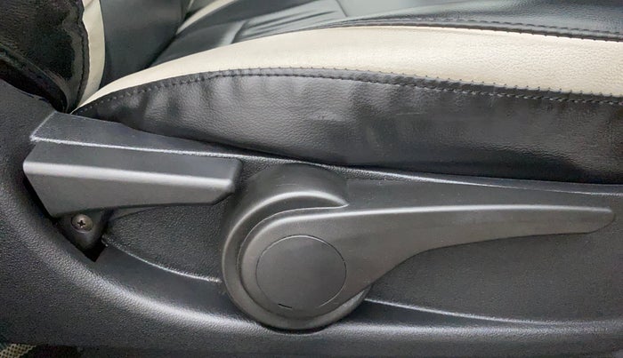 2018 Tata NEXON XZA PLUS PETROL DUAL TONE, Petrol, Automatic, 38,067 km, Driver Side Adjustment Panel