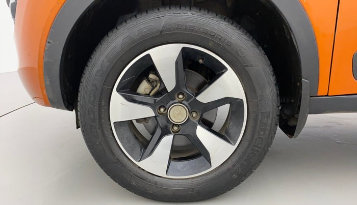 2018 Tata NEXON XZA PLUS PETROL DUAL TONE, Petrol, Automatic, 38,067 km, Left Front Wheel