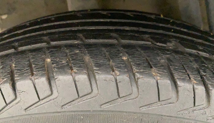 2017 Renault Kwid RXL 1.0, Petrol, Manual, 62,303 km, Right Rear Tyre Tread