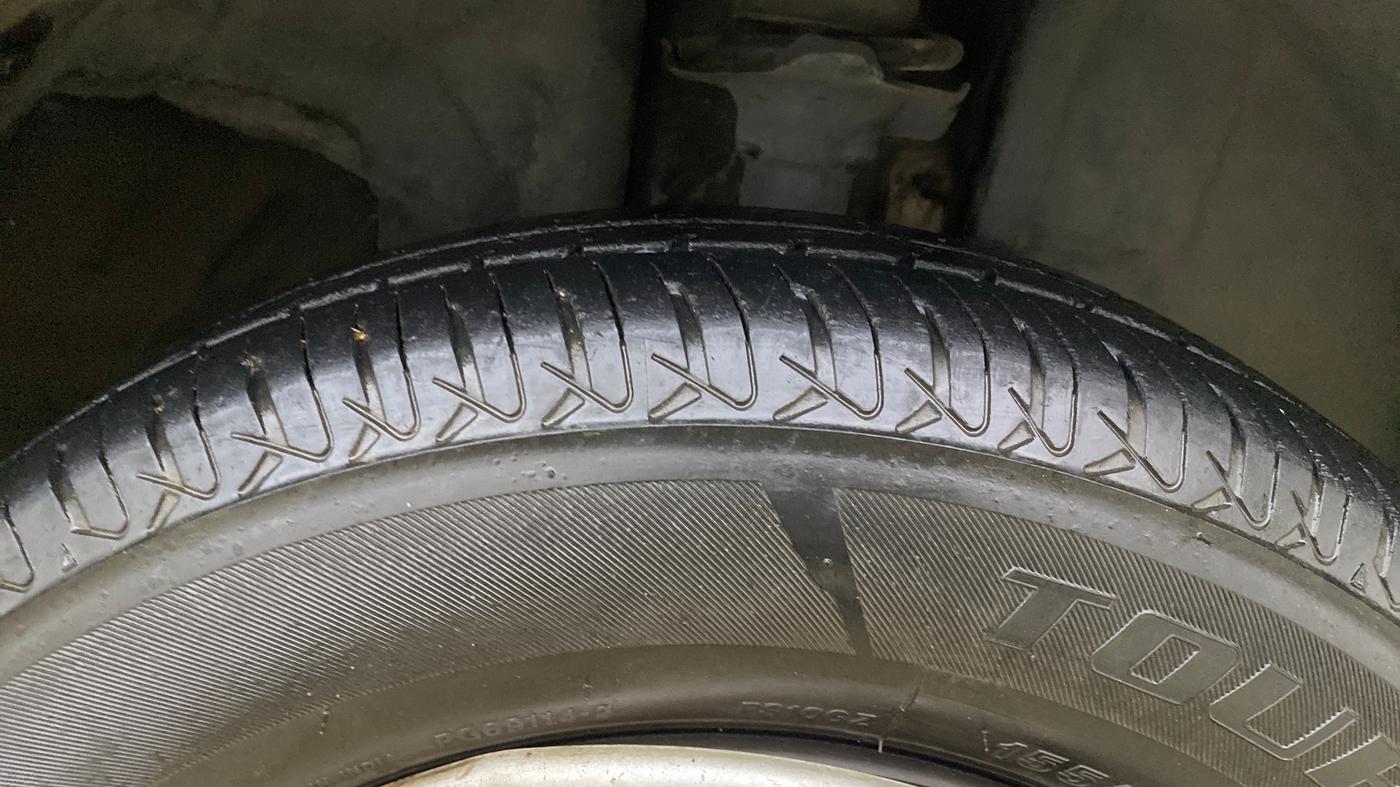 2017 Renault Kwid CLIMBER 1.0 AMT, Petrol, Automatic, 88,681 km, Right Front Tyre Tread
