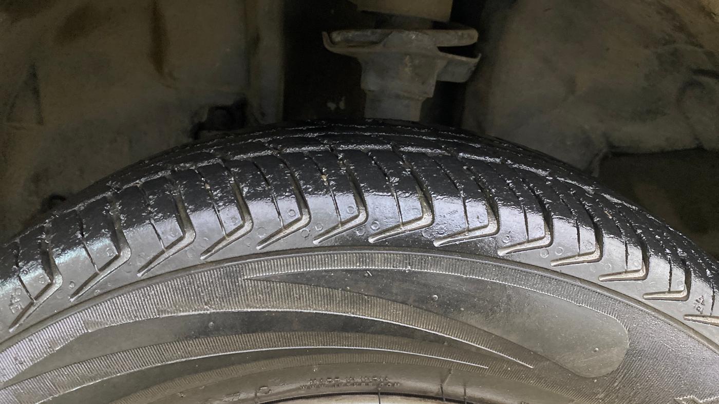 2017 Renault Kwid CLIMBER 1.0 AMT, Petrol, Automatic, 88,681 km, Left Front Tyre Tread
