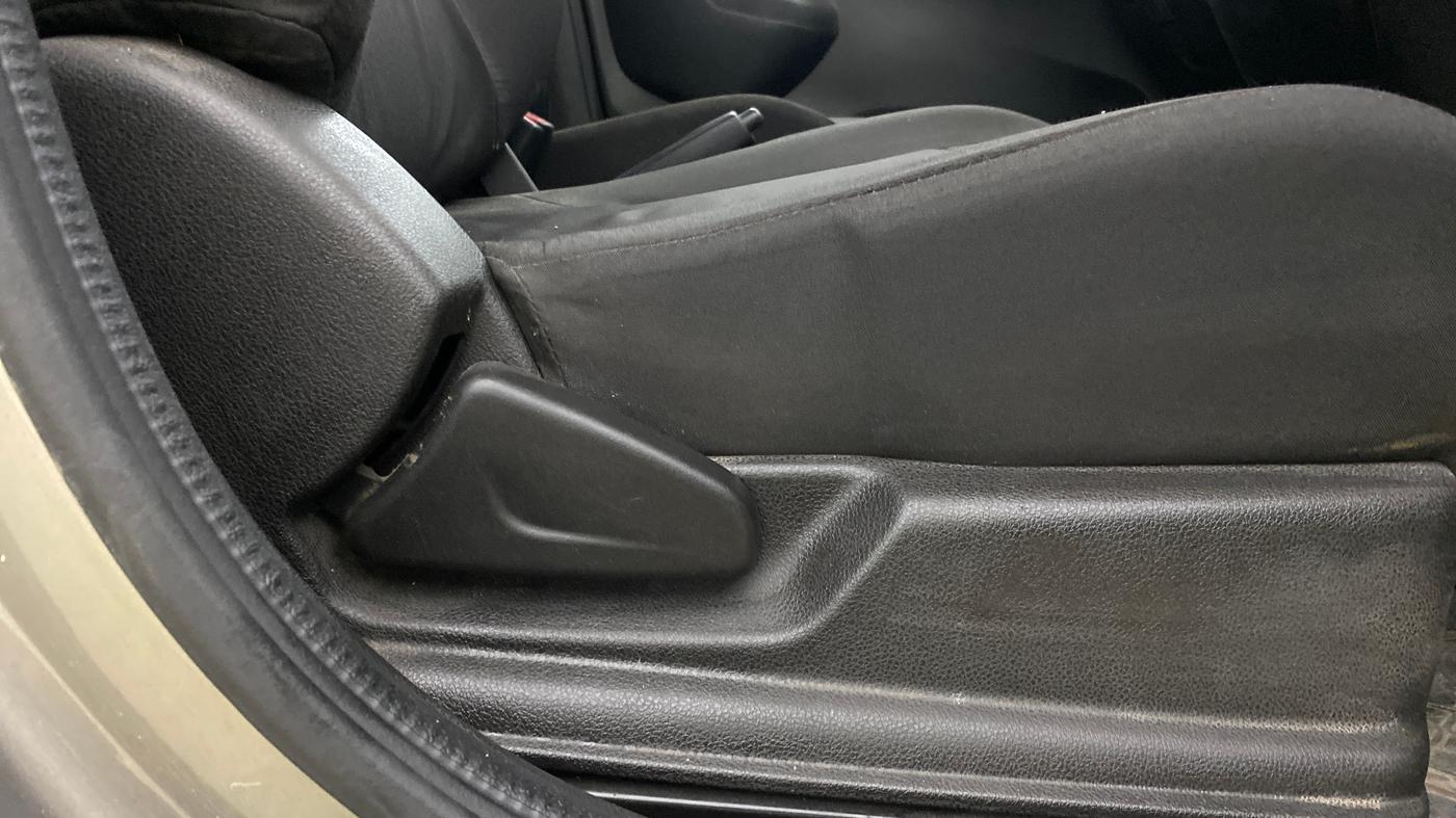 2017 Renault Kwid CLIMBER 1.0 AMT, Petrol, Automatic, 88,681 km, Driver Side Adjustment Panel