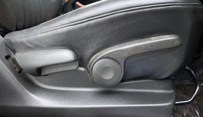 2015 Maruti S Cross ZETA 1.3, Diesel, Manual, 1,63,159 km, Driver Side Adjustment Panel