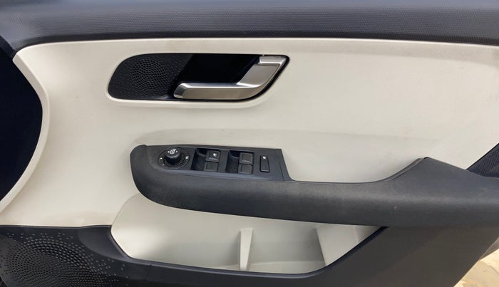 2022 Tata ALTROZ XZ PLUS DIESEL, Diesel, Manual, 44,051 km, Driver Side Door Panels Control