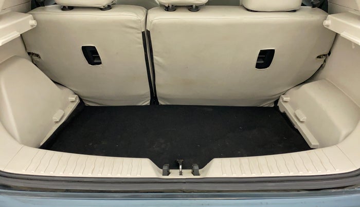 2021 Mahindra XUV300 W6 1.2 PETROL AMT, Petrol, Automatic, 29,041 km, Boot Inside