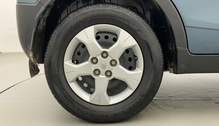 2021 Mahindra XUV300 W6 1.2 PETROL AMT, Petrol, Automatic, 29,041 km, Right Rear Wheel