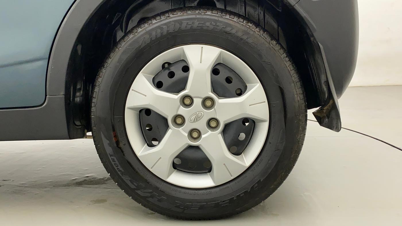 2021 Mahindra XUV300 W6 1.2 PETROL AMT, Petrol, Automatic, 29,041 km, Left Rear Wheel