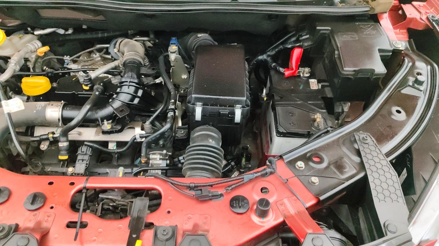 2023 Nissan MAGNITE XV TURBO CVT, Petrol, Automatic, 25,094 km, Engine View - Left