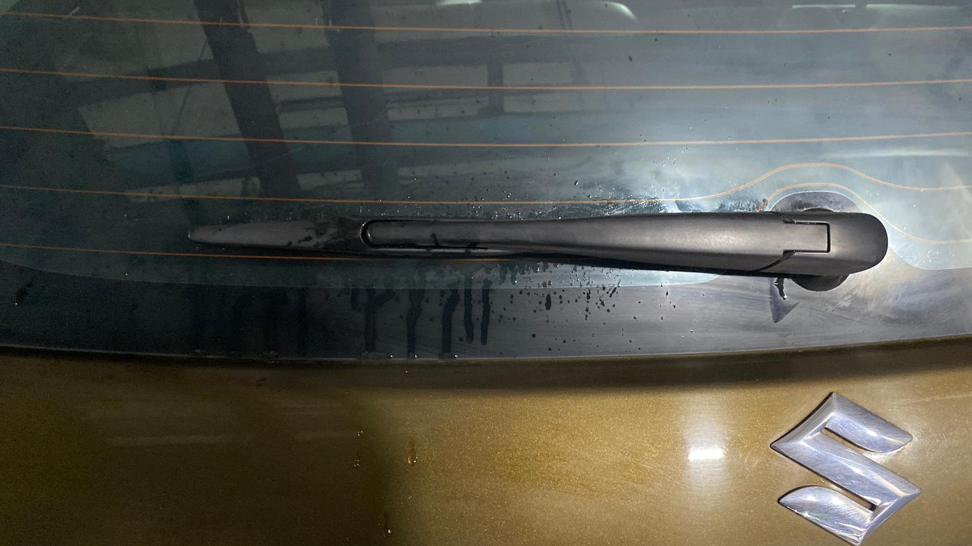 2024 Maruti BREZZA ZXI + AT SMART HYBRID DUAL TONE, Petrol, Automatic, 47,475 km, Rear Wiper