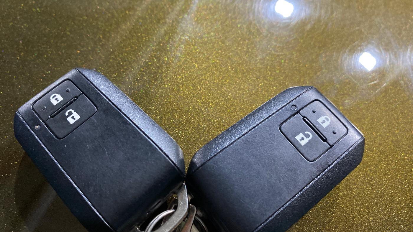 2024 Maruti BREZZA ZXI + AT SMART HYBRID DUAL TONE, Petrol, Automatic, 47,475 km, Key Close Up