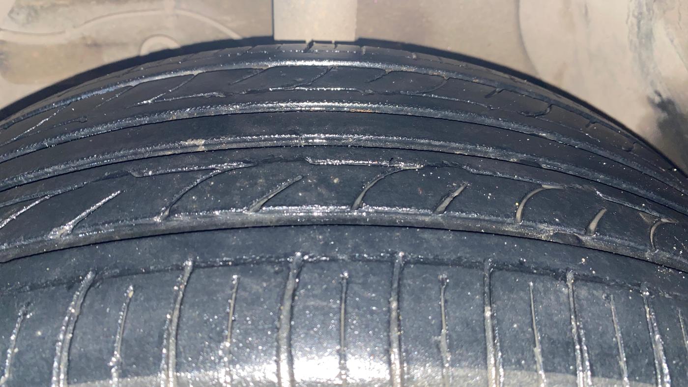 2024 Maruti BREZZA ZXI + AT SMART HYBRID DUAL TONE, Petrol, Automatic, 47,475 km, Left Front Tyre Tread