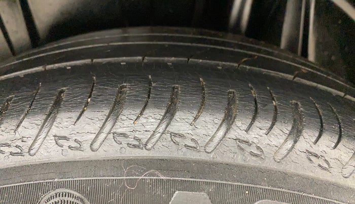 2022 Maruti XL6 ALPHA MT, Petrol, Manual, 62,851 km, Left Rear Tyre Tread