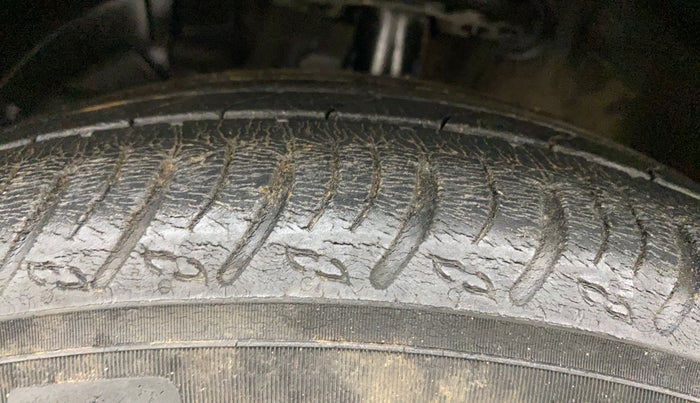 2022 Maruti XL6 ALPHA MT, Petrol, Manual, 62,851 km, Left Front Tyre Tread