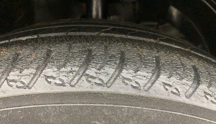 2022 Maruti XL6 ALPHA MT, Petrol, Manual, 62,851 km, Right Front Tyre Tread