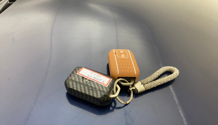 2022 Maruti XL6 ALPHA MT, Petrol, Manual, 62,851 km, Key Close Up