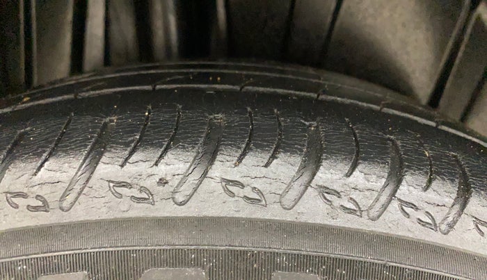 2022 Maruti XL6 ALPHA MT, Petrol, Manual, 62,851 km, Right Rear Tyre Tread