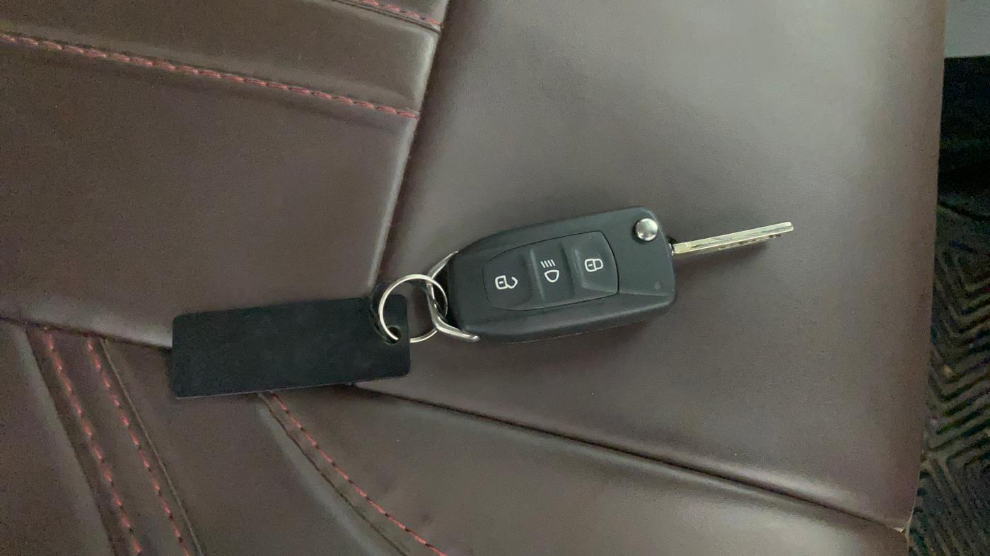 2025 Tata Tiago XM PETROL, Petrol, Manual, 4,416 km, Key Close Up