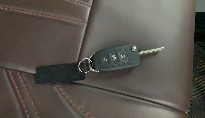 2025 Tata Tiago XM PETROL, Petrol, Manual, 4,416 km, Key Close Up