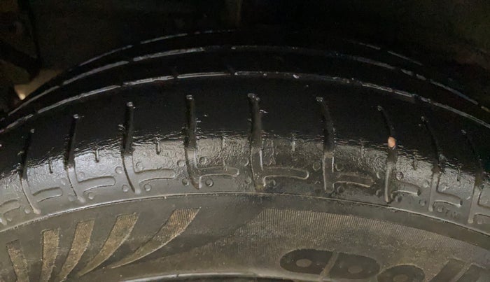 2021 Hyundai GRAND I10 NIOS MAGNA 1.2 KAPPA VTVT, Petrol, Manual, 39,155 km, Right Rear Tyre Tread