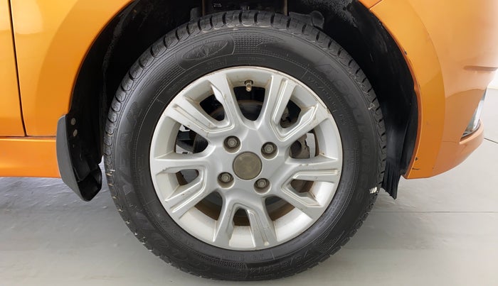 2016 Tata Tiago XZ 1.2 REVOTRON, Petrol, Manual, 13,354 km, Right Front Wheel