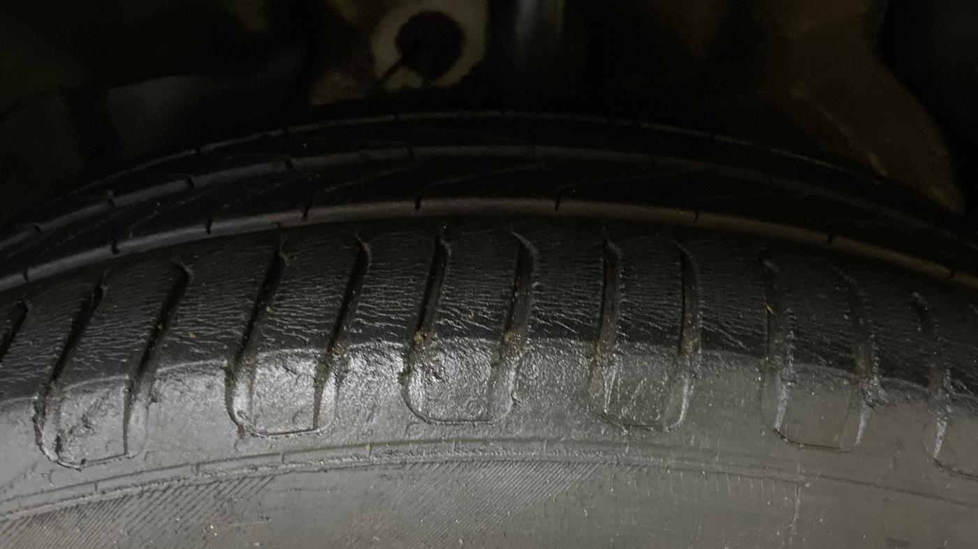 2021 MG HECTOR SHARP 1.5 PETROL CVT, Petrol, Automatic, 35,356 km, Left Front Tyre Tread