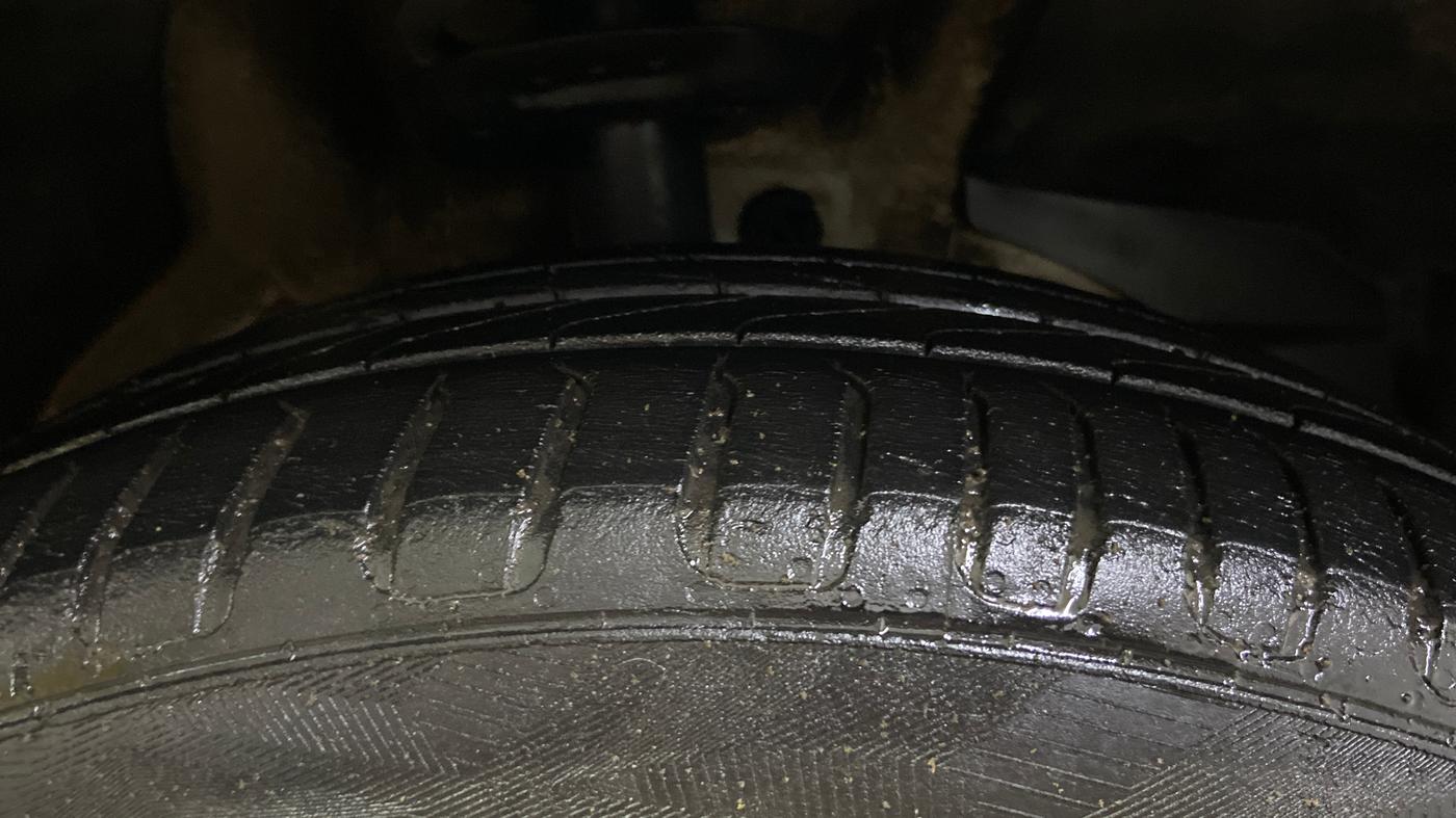 2021 MG HECTOR SHARP 1.5 PETROL CVT, Petrol, Automatic, 35,356 km, Right Front Tyre Tread