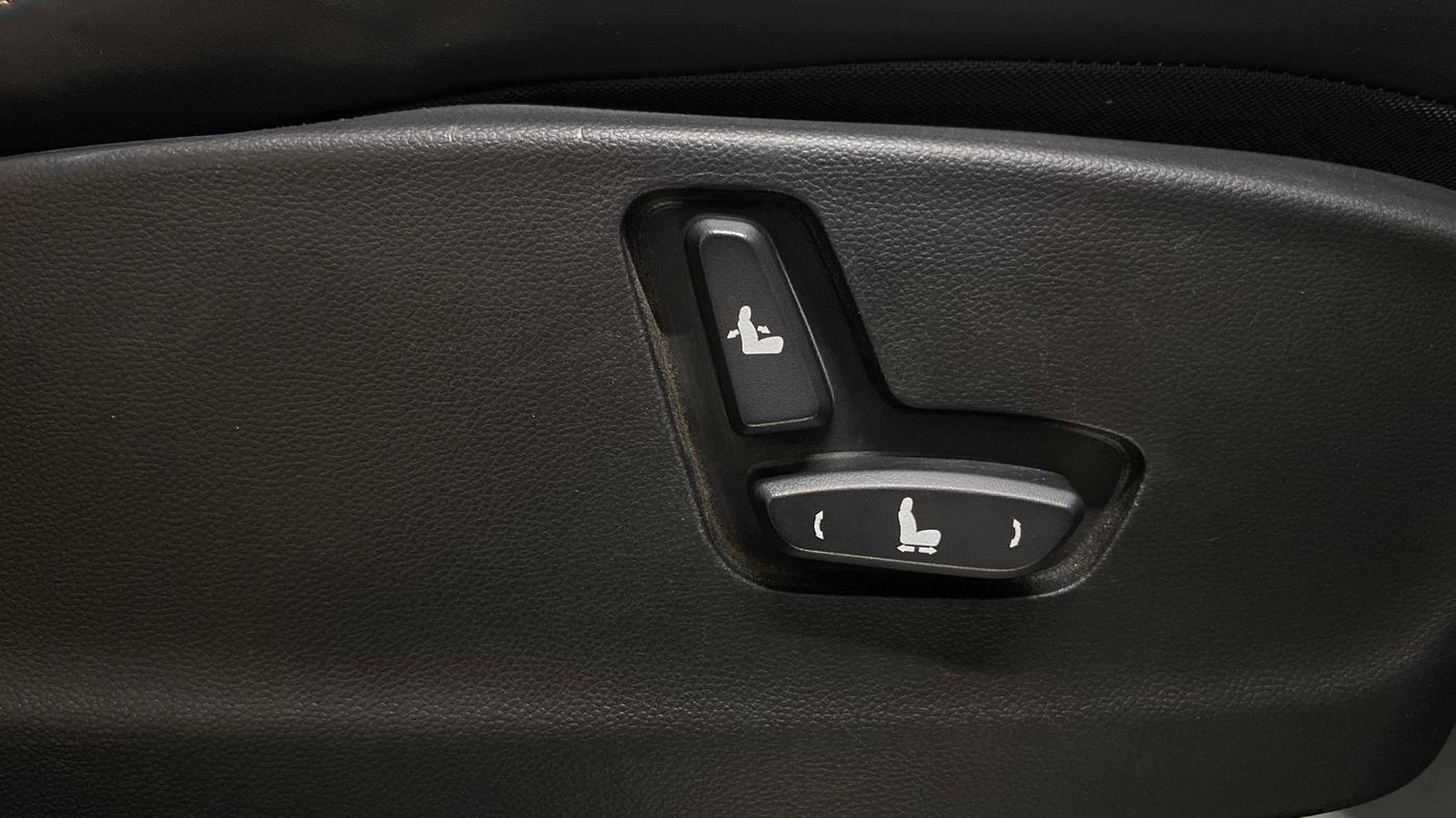 2021 MG HECTOR SHARP 1.5 PETROL CVT, Petrol, Automatic, 35,356 km, Driver Side Adjustment Panel